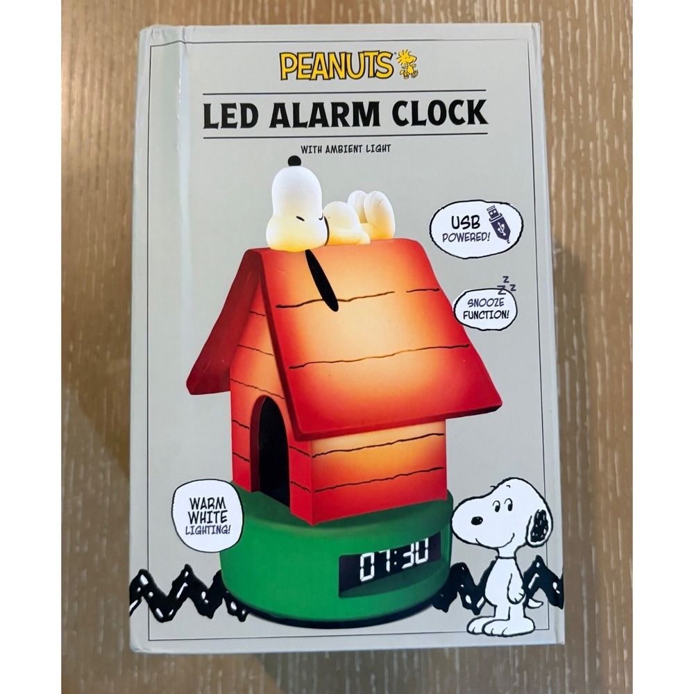 Peanuts‎ Snoopy Doghouse LED Alarm Clock Ambient Light USB Powered New